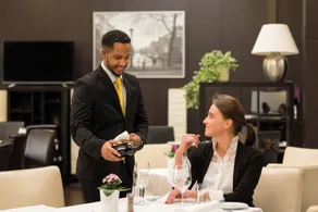 College Garden Hotel - Restaurant