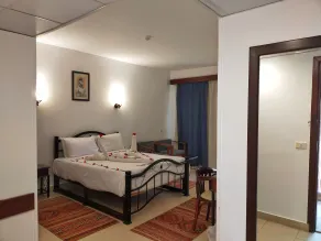 Marina Wadi Degla Hotel - Zimmer