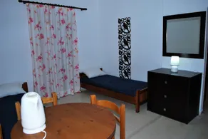 Koula Apartments - Vue de la chambre