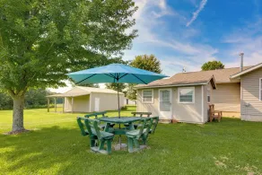 Cozy Stafford Home w/ Outdoor Pool: Pets Welcome! - Interiør
