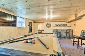 Pet Friendly Home w/ Hot Tub, Patio & Game Room! - Innvendig