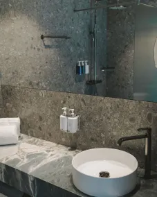 Season Hotel - Bathroom