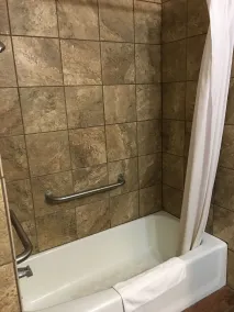 Southfork Motel - Bathroom