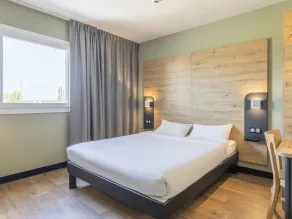 B&B HOTEL Saint-Martin-de-Crau Alpilles Camargue - Værelse