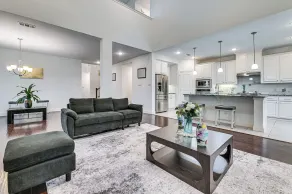 Near Lake & Family Fun! Spacious Oak Point Home - Interiør