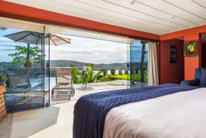 Cliffside Luxury Inn - Room