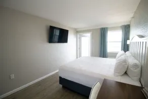 The Baywatch Resort - Chambre
