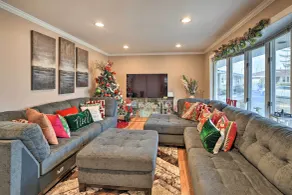 Quiet Commack Cottage w/ Pool, 8 Mi to Beach! - Intérieur