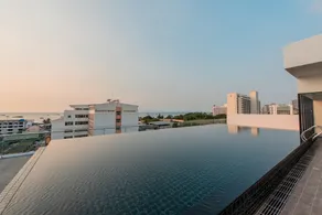 Blackwoods Hotel Pattaya - SHA Extra Plus - Basseng