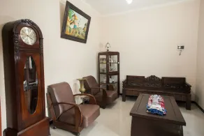 RedDoorz near Stasiun Kota Baru Malang - Lobby sitting area
