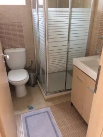 Tim's Place apt 10- 5min On Foot From The Beach - Bathroom
