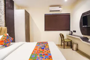 FabHotel Well Back - Room