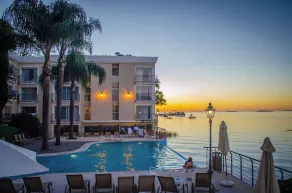 Radisson Hotel Colonia del Sacramento - Pool