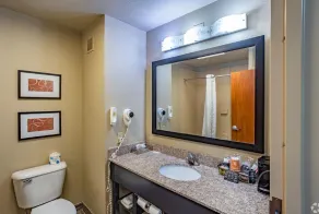 Comfort Inn & Suites Pauls Valley - City Lake - Badezimmer