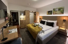 DAS SCHLOSSBERG - Boutique Hotel im Park- Nahe der Therme - Chambre