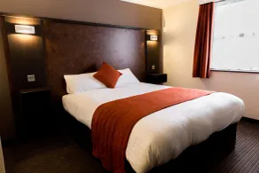 Dragonfly Hotel Colchester - Room