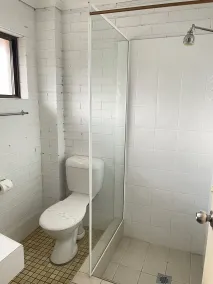 Coastal Bay Motel - Bathroom