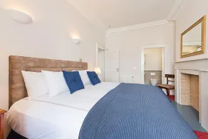 Henrietta Suites City Centre - Rum