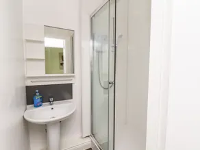 10 Beach View @ Beaconsfield House - Bathroom