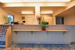 Super 6 Inn & Suites - Reception