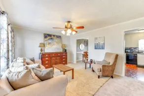 4 Mi to Dtwn: Home w/ Deck & Yard in Wilson - Interiør