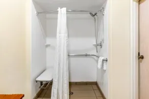 Comfort Suites Raleigh Walnut Creek - Rom