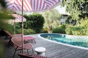 Boutique Guesthouse GIUS La Damaglück - Basseng