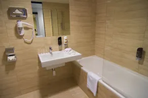 Grandior Hotel Prague - Bathroom