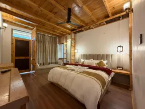 The Gurdi Retreat - Rum