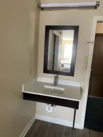 Econo Lodge Cherry Point - Salle de bain