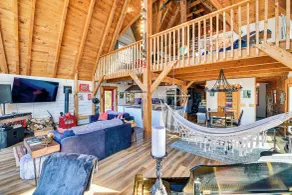 Riverfront A-frame Cabin in Troy w/ Pool & Dock! - Interiör
