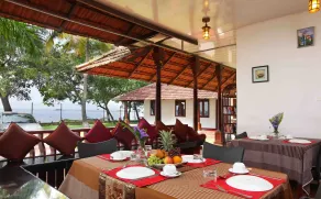 Saro Lake County - Restaurant