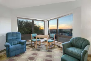 Super 8 by Wyndham Toledo - Zimmer