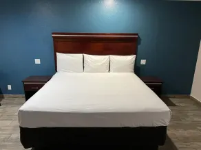Super 8 by Wyndham Mesa Downtown Near Convention Center - Zimmer