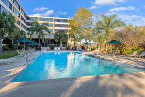 La Quinta Inn & Suites by Wyndham New Orleans Airport - Piscine