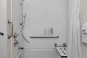Spark by Hilton Indianapolis Northeast Fishers - Salle de bain