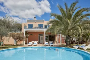 Villa con giardino, terrazza e idromassaggio | Vista panoramica - Piscina