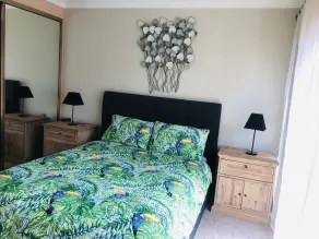 Surplombant le lac Wallis, Renas Court 2 - Chambre