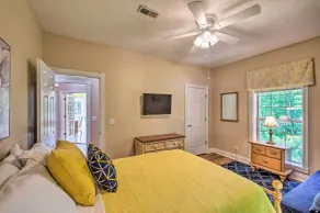 Luxe Lake Cumberland Retreat w/ Decks on 1 Acre! - Interiør