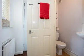 Renfrew House - Bathroom