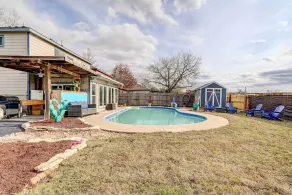 Family Home w/ Sunroom & Fire Pit! - Pool