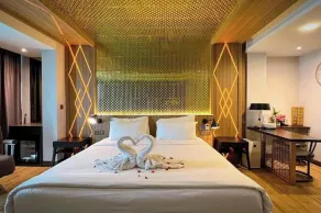 Holatel Hotel Phitsanulok - Rom