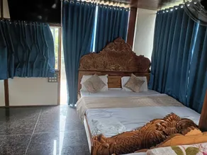 Giri Sarovar Resort - Camera