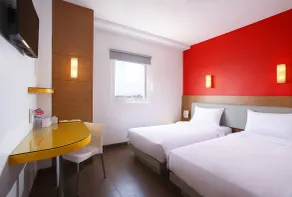Amaris Hotel Palembang - Room