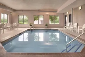 Country Inn & Suites by Radisson, Springfield Southeast - Piscine