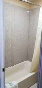 Newport News Inn - Baño