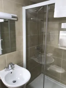 Warwick Lodge - Baño