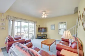 Lakefront Warsaw Home w/ Private Dock + Golf Cart - Innenbereich