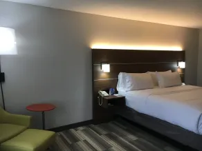 Holiday Inn Express and Suites Thomasville by IHG - Chambre