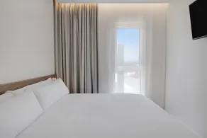 B&B HOTEL Santiago Milladoiro - Habitación
